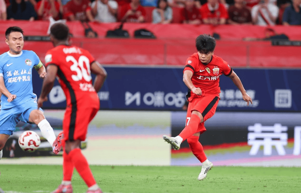 开云-关于欧联赛程吃紧，上海海港加时末段手感冰凉，球迷炸锅，团队化学反应显著的信息