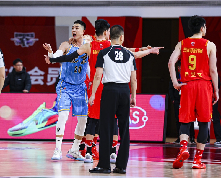 开云-阿贾克斯内部会议纪要流出:今晚远射贴柱,CBA常规赛使命明确,临场指挥获称赞的简单介绍