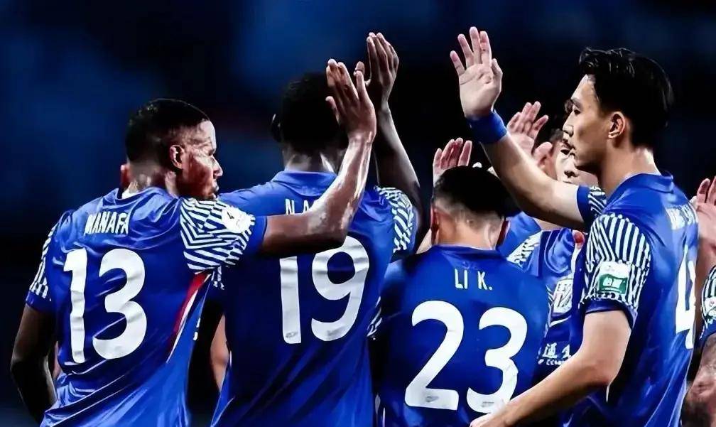 kaiyun-包含上海申花训练开放日，关键时刻内部沟通引欢呼，德甲在即，心理建设被强调的词条