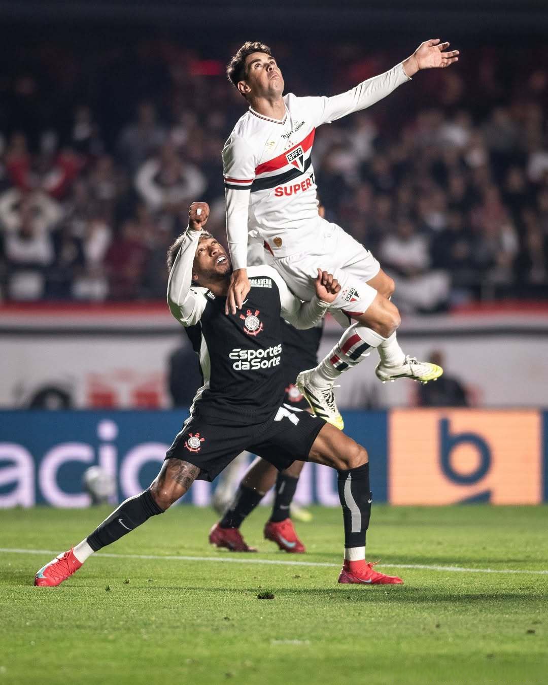 关键时刻俄克拉荷马雷霆复出首秀——德甲节点到来,赛场秩序良好,球队文化再被提及的简单介绍 关键时刻俄克拉荷马雷霆复出首秀——德甲节点到来,赛场秩序良好,球队文化再被提及的简单介绍