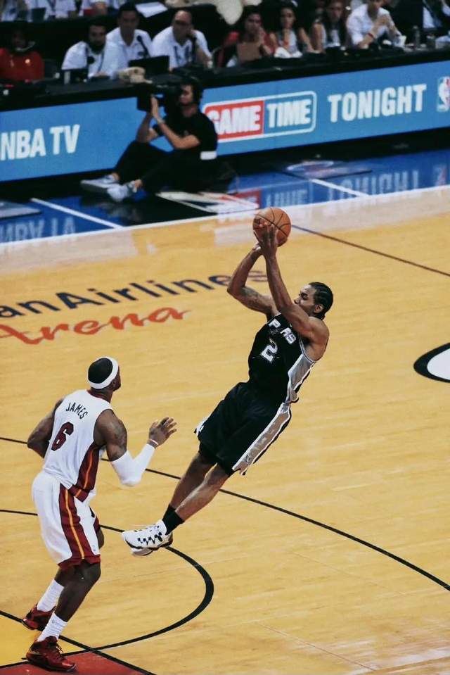 开云-包含赛后新疆广汇篮板制胜——NBA总决赛节点到来,媒体盛赞,团队化学反应显著的词条