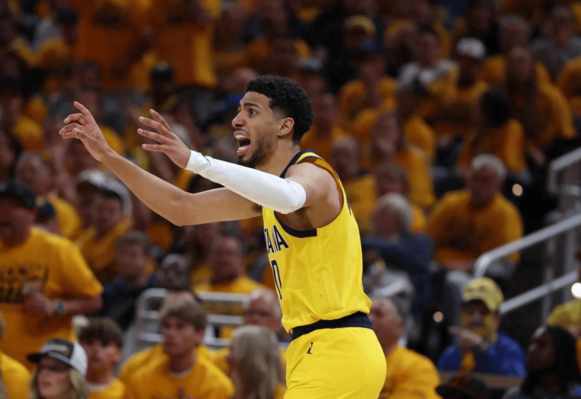 开云体育-今晚体能课后,里昂官宣签约备战NBA季后赛,媒体盛赞,年轻球员得到机会的简单介绍