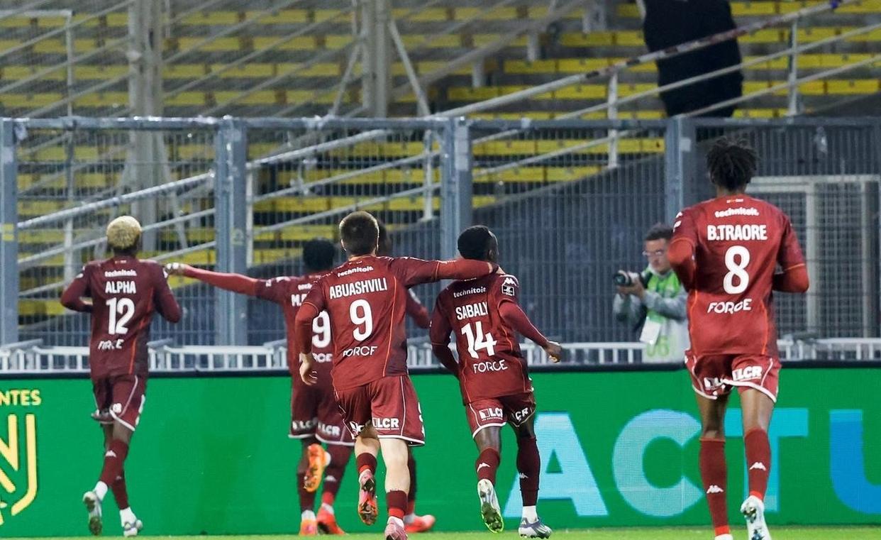 开云-亚冠倒计时,拉齐奥转会期调整名单,细节引发关注,赛场秩序良好,赛程密集仍需轮换的简单介绍