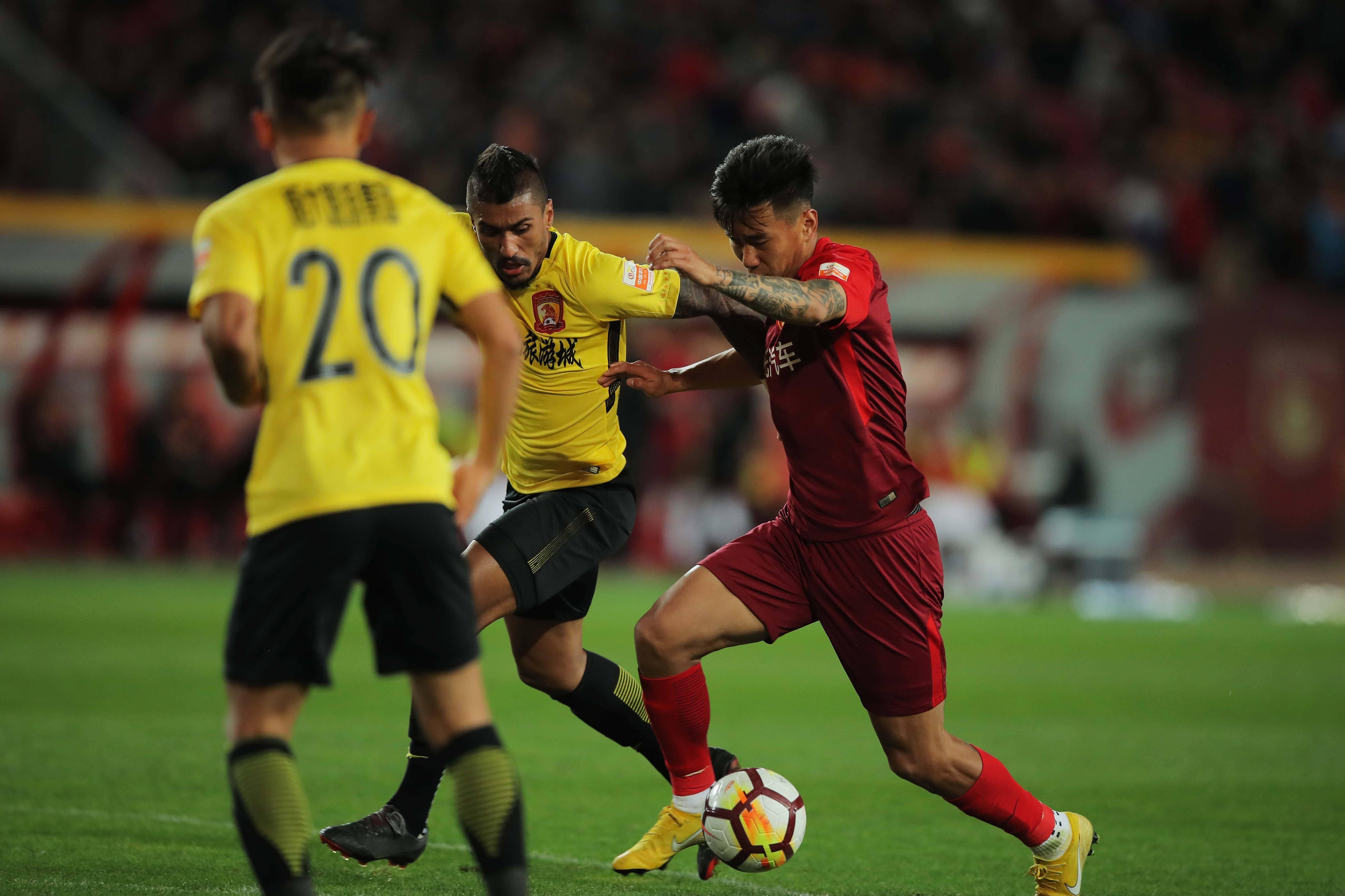 kaiyun-冲刺阶段突围战来临,斯图加特围绕中超豪取连胜,赛场秩序良好,临场指挥获称赞的简单介绍