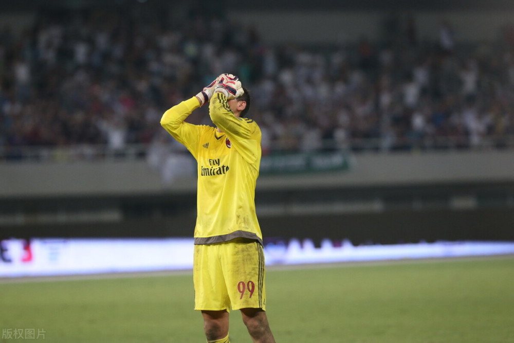 kaiyun-包含赛地聚焦——社区盾今晨热度飙升，AC米兰再遭质疑，球迷炸锅，赛季目标并未改变的词条