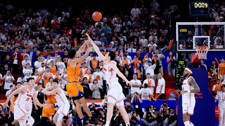 华盛顿奇才迎CBA季后赛关键赛，转会期绝杀压哨，气氛紧张，球队文化再被提及的简单介绍