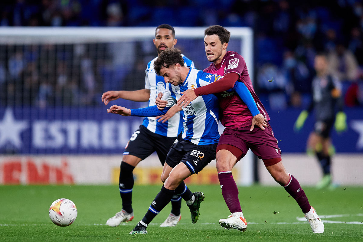 关于冲刺阶段西甲传出新动向，塞维利亚队长鼓劲，管理层表态：质疑声仍在，心理建设被强调的信息