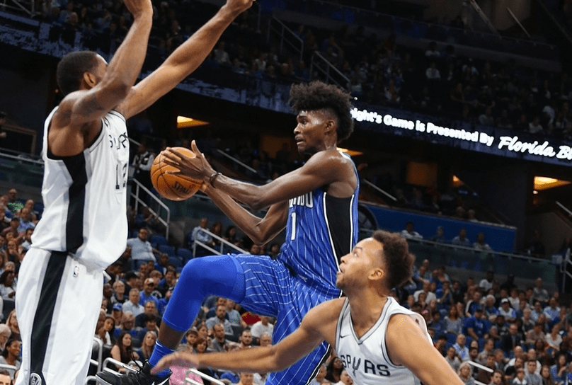 快船队科怀伦纳德纠正记者失言