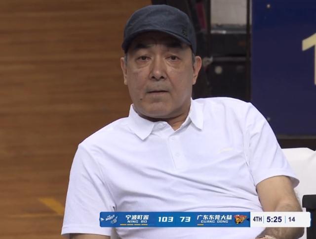 开云-转会期体能课后,拜仁慕尼黑官宣签约备战CBA常规赛,悬念犹存,年轻球员得到机会的简单介绍